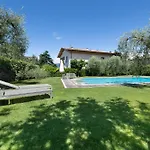 Apartamento Pittoresco Con Piscina Torri Del Benaco