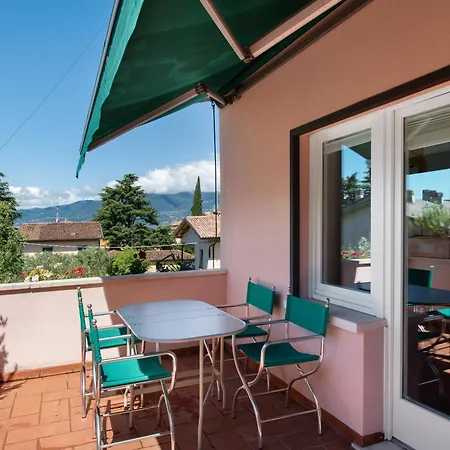 Pittoresco Con Piscina Lejlighed Torri Del Benaco